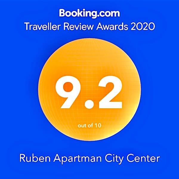 Ruben Apartman City Center 데브레첸 외부 사진